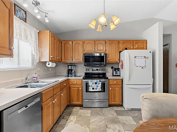 3rd image of 7049 Carriage Hills Mdws