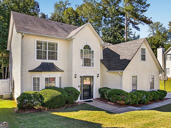3rd image of 729 Stonebrook Dr