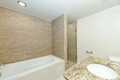 1443 Oak St NW #T1 — Photo 11