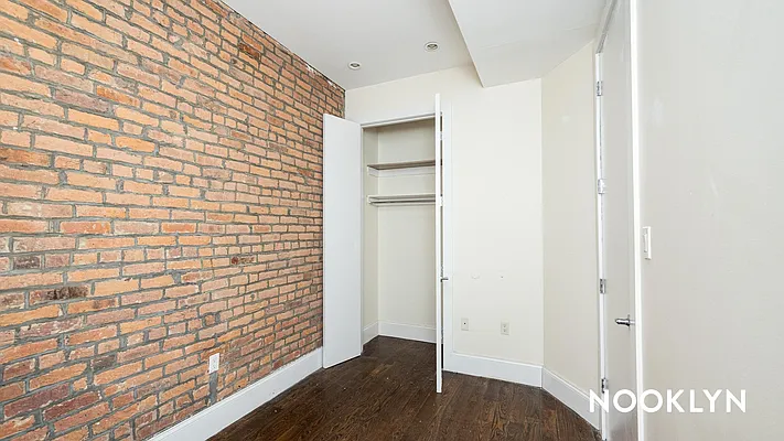 Rented by Nooklyn NYC LLC | media 10