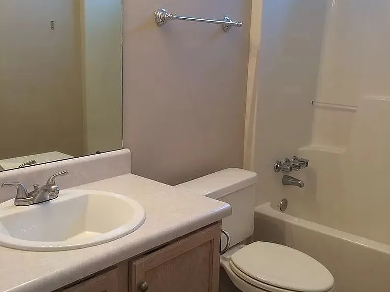 28535 Canterbury Rd — Photo 9