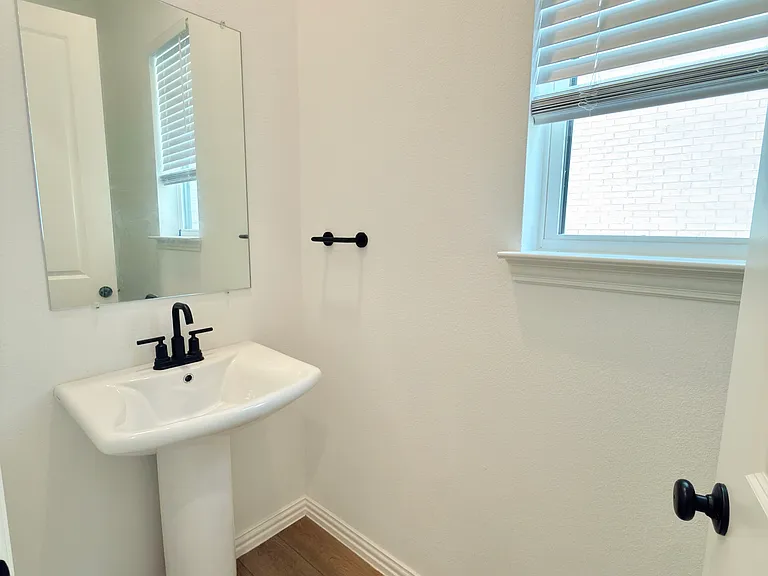 1210 Daybreak Dr — Photo 13