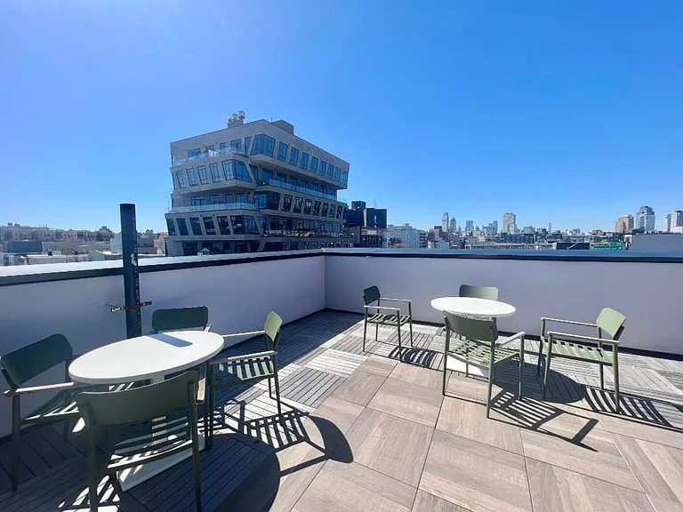 366 Leonard St #1B — Photo 9