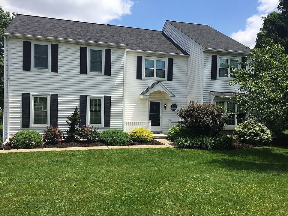 2nd image of 230 Winthrop Ln