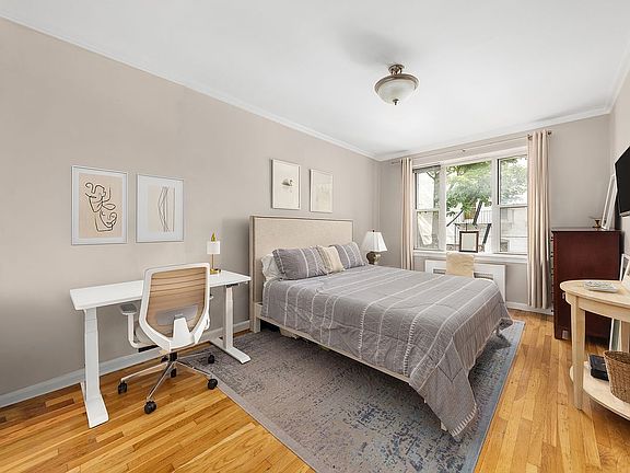 4th image of 11 Charlton St APT 2C