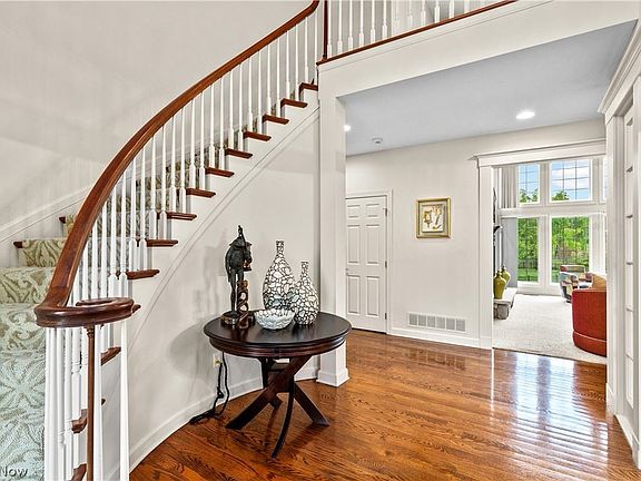 3rd image of 6261 Maypine Farm Blvd