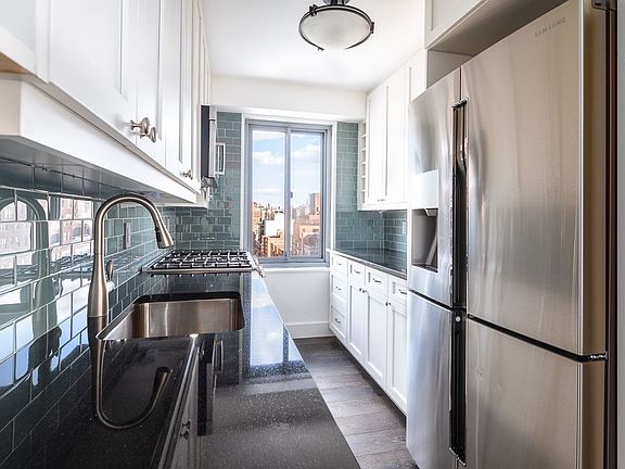 4th image of 175 W 12th St APT 15B