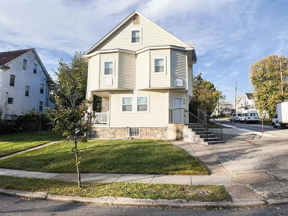 712 Winston Ave #1