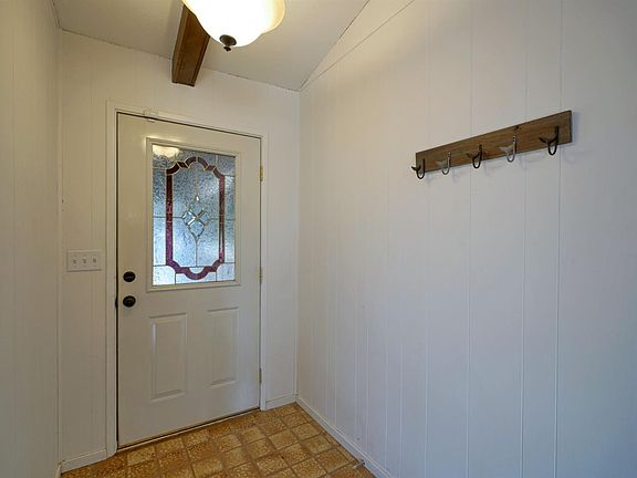3rd image of 1630 Highland Dr