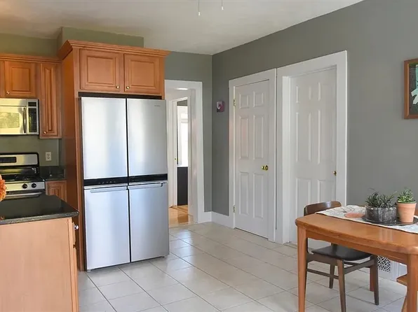 58 Rich St Unit 4, Waltham, MA 02451