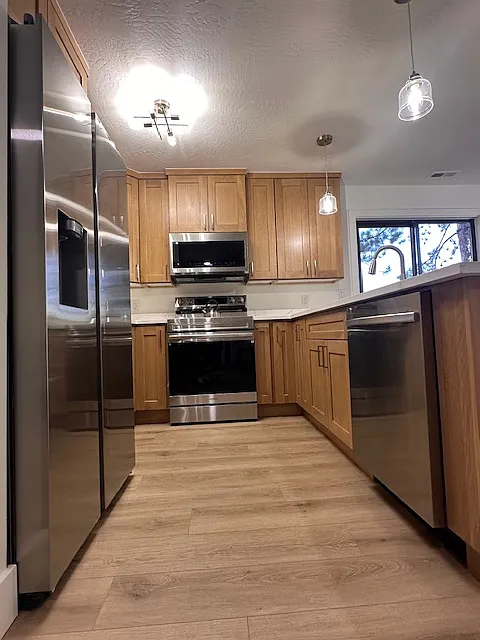 1375 Woodside Ave — Photo 4