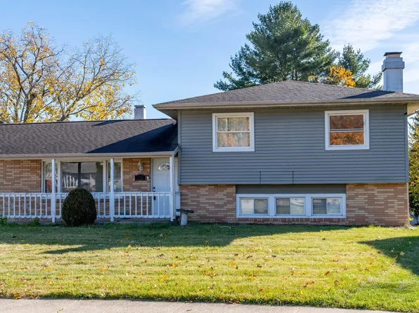 2734 Arrowhead Dr, South Bend, IN 46628