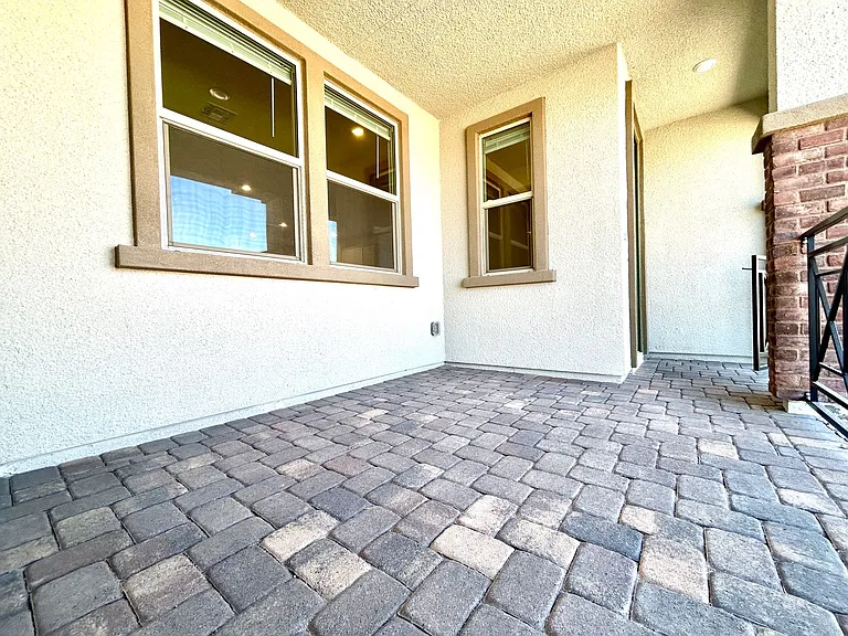 12480 Kings Creek Pl — Photo 2