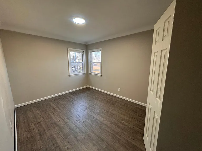 1334 E Maxlow Ave — Photo 16