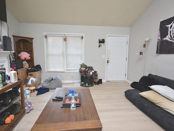 4th image of 435 Shoffner St