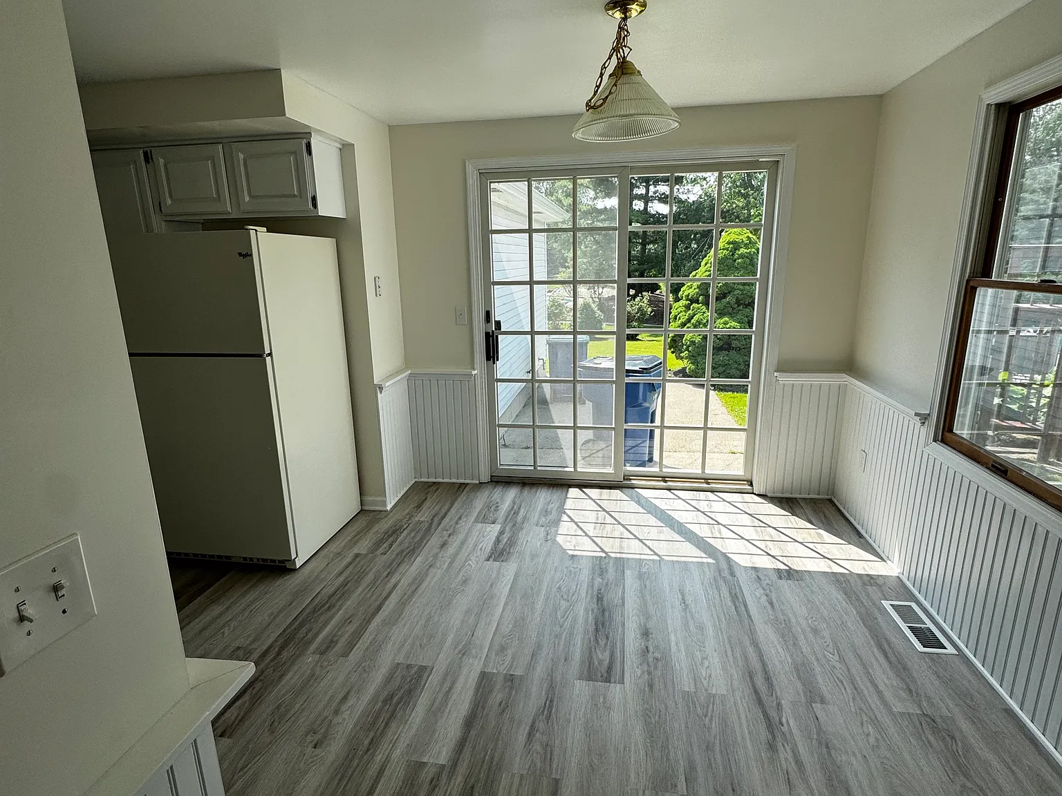 3 bed, 1300 sqft, $2,700 — Photo 4