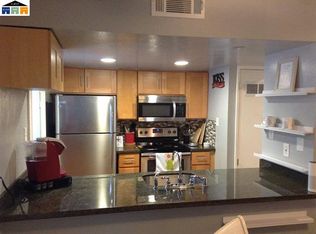 5468 Roundtree Pl APT Q, Concord, CA 94521