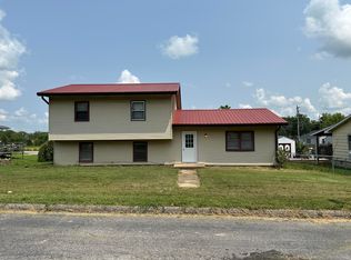 311 Christopher Rd, Mountain Grove, MO 65711