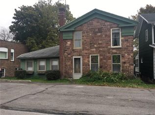 18 Thomas St, Holley, NY 14470