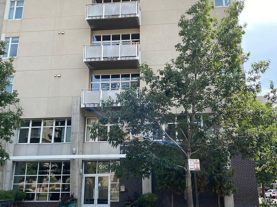 1st image of 290 W 12th Ave