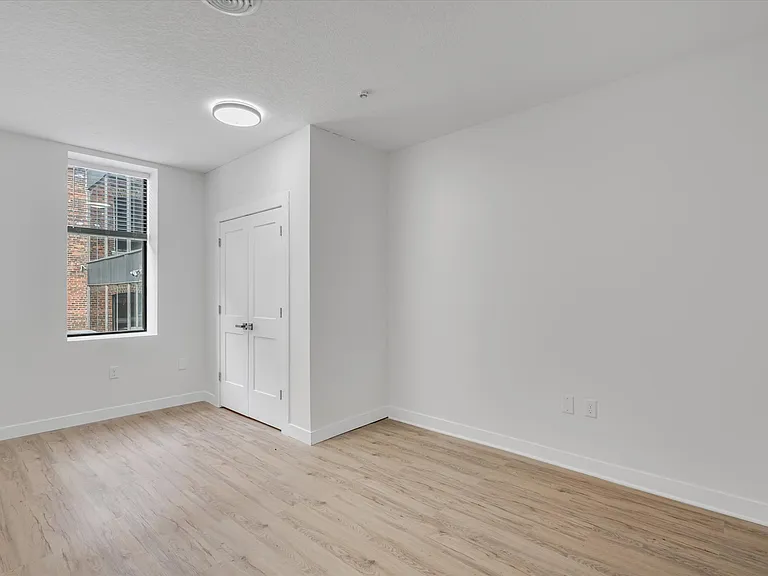 400 N Main St #203 — Photo 1