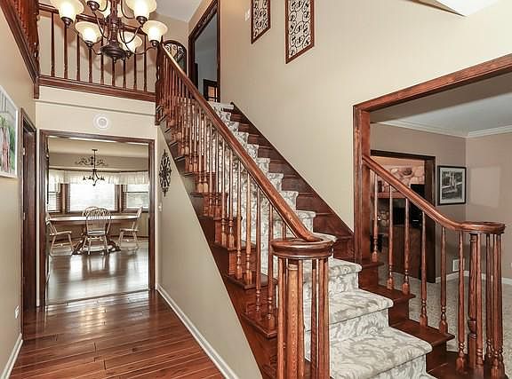 4th image of 29W553 Brentwood Ct