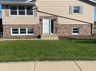 102 Indian Summer Rd #102, Marshall, WI 53559