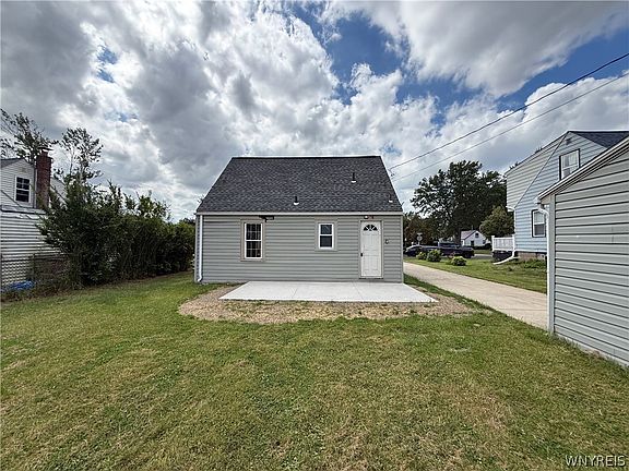5th image of 15 Heather Rd