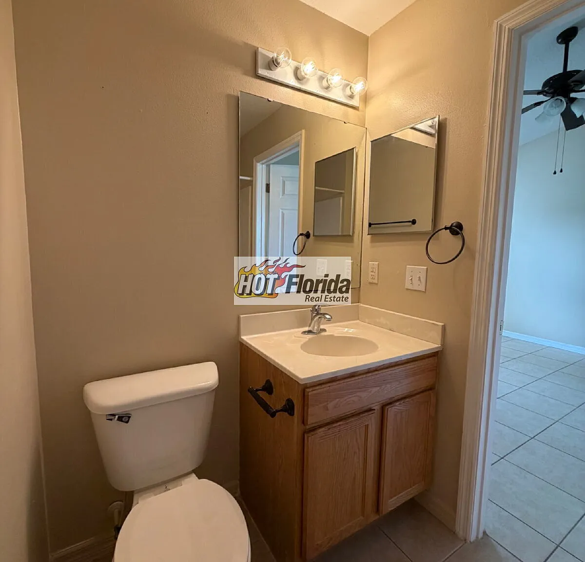 3-bedroom, 2-bathroom — Photo 2
