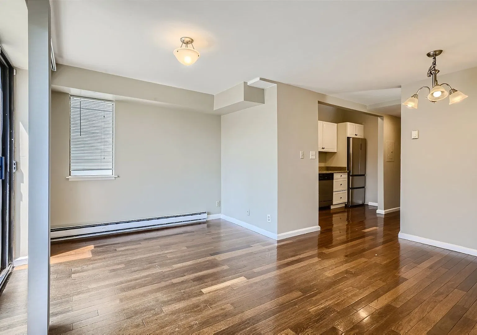 Great location in the vibrant Capitol Hill neighborhood! — Photo 2