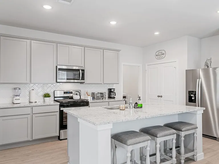 Arrowroot Ln — Photo 10