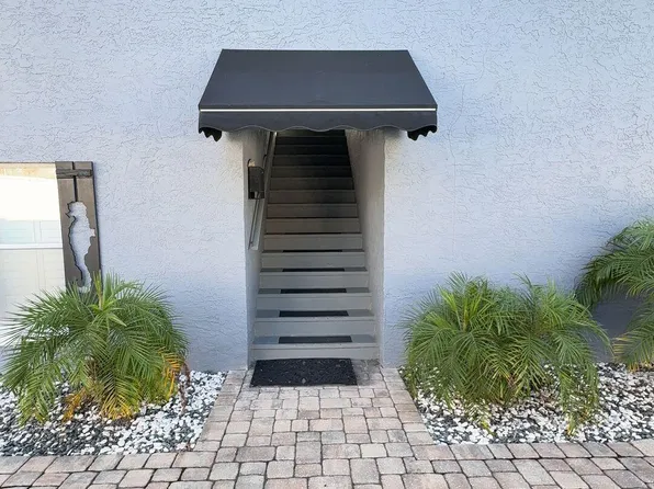 108 5th St S #2B, Flagler Beach, FL 32136