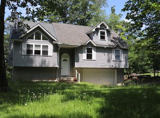 903 Wooddale Rd, East Stroudsburg, PA 18302