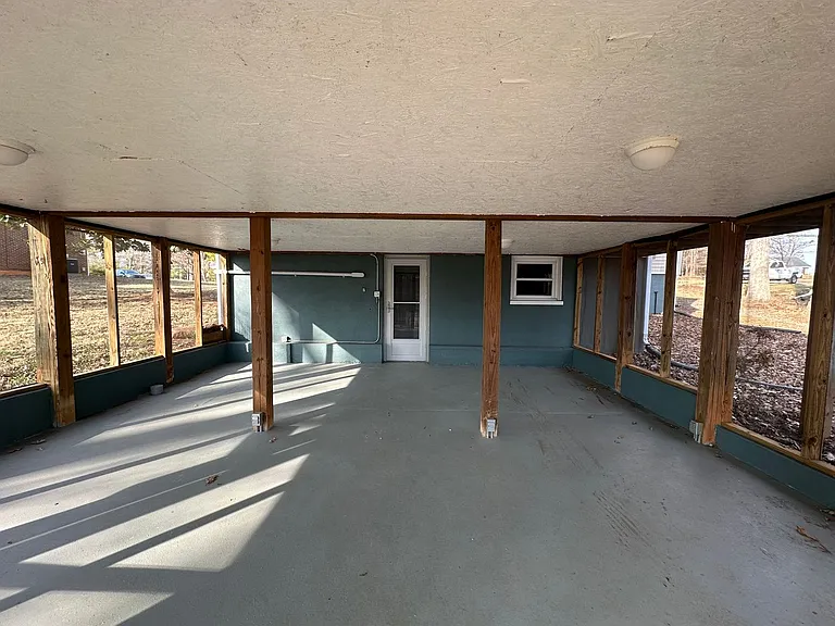 1321 Peaks St — Photo 46