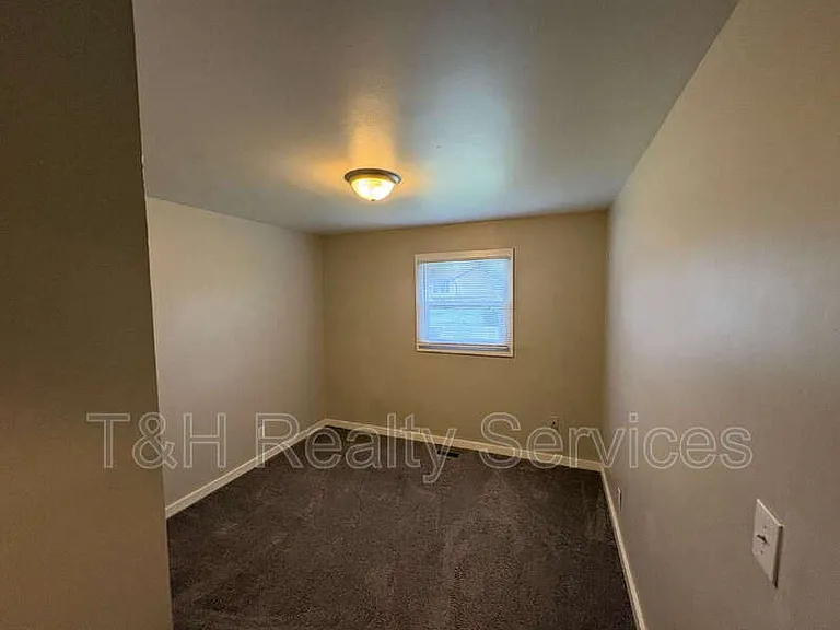 3611 Chateau Ln — Photo 11
