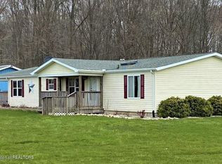 5517 S Pease Rd, Bellevue, MI 49021
