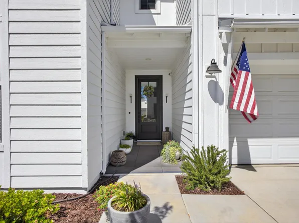 921 Farmhouse Way, Folsom, CA 95630