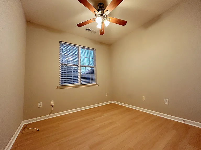 6523 Manitoba Ln — Photo 9