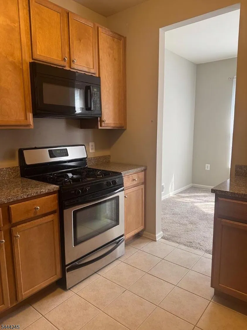 2 bed, 2.5 bath, $2,700 — Photo 2