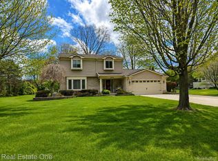4656 Desert Bridge Ct, Highland, MI 48356
