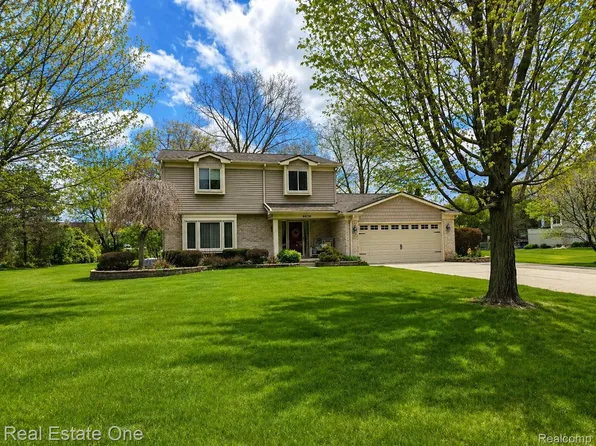 4656 Desert Bridge Ct, Highland, MI 48356