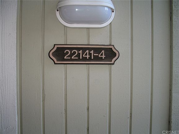 3rd image of 22141 Burbank Blvd Unit 4