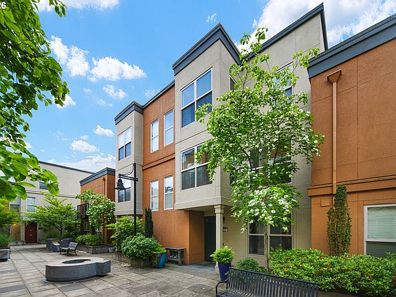2nd image of 6279 NE Carillion Dr Unit 102
