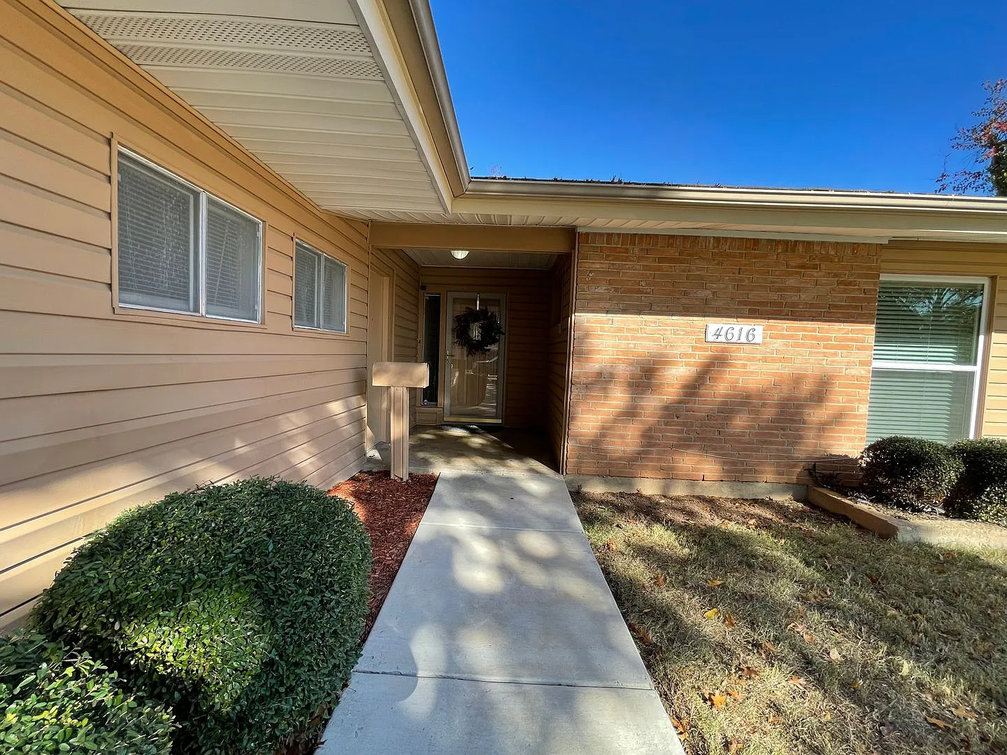 3 Bedroom 2 Bath Home In Southwest Fw — Photo 2