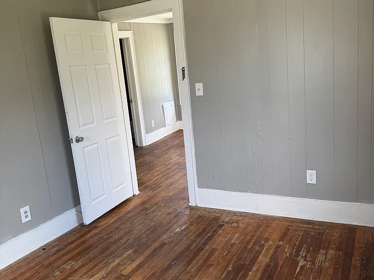 Bedroom alt view