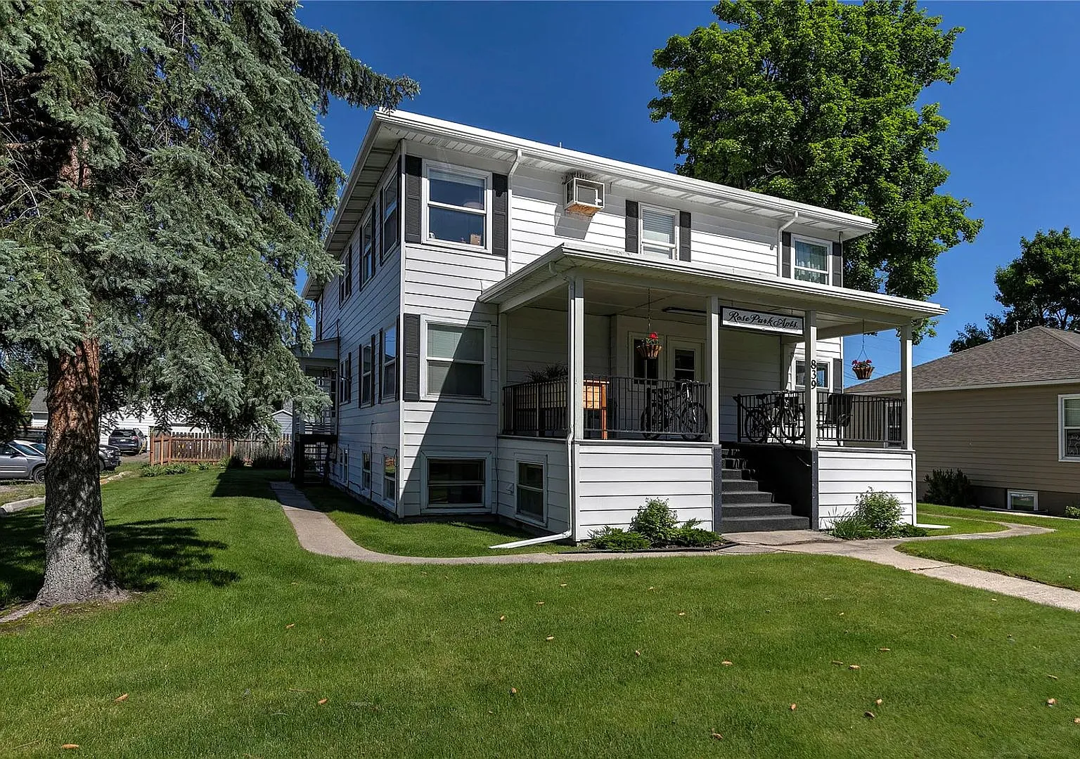 839 Brooks Street — Photo 1