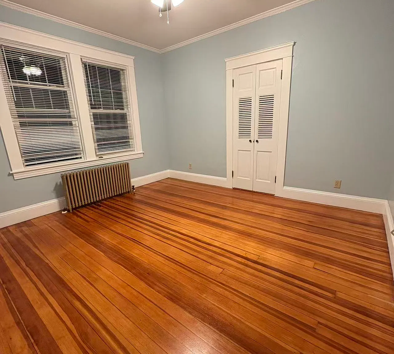 6 bed, 3926 sqft, $2,100 — Photo 3