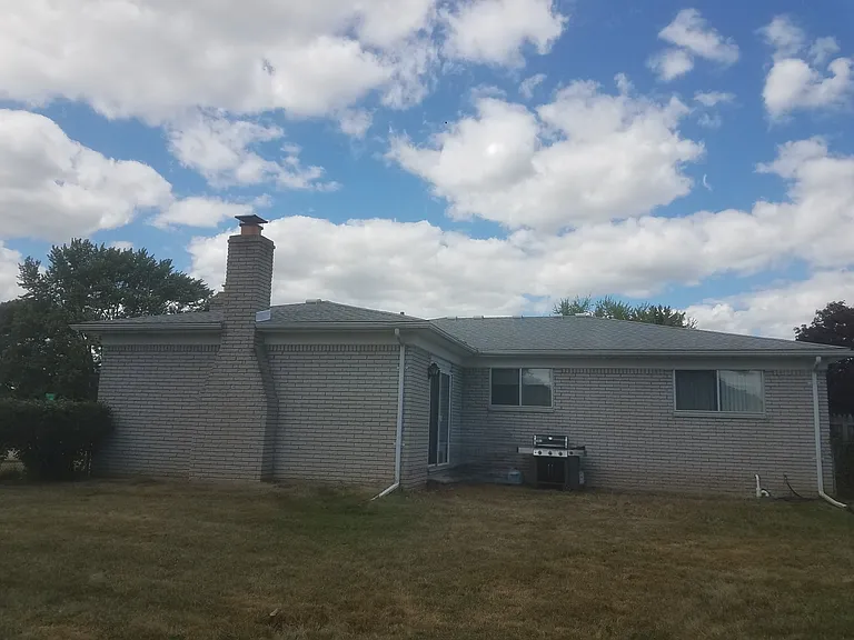 19506 Lloyd St — Photo 16