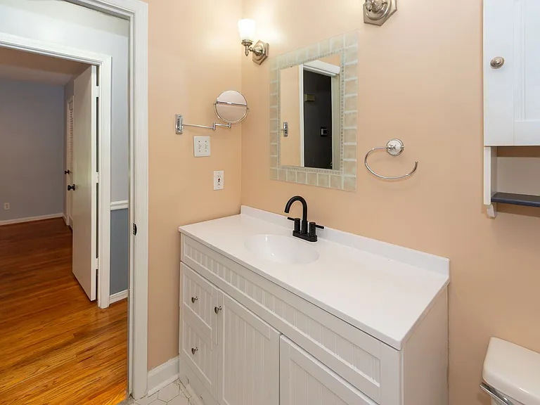 109 Runnymede Ln — Photo 40