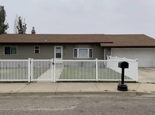 2107 9th Ave E, Williston, ND 58801